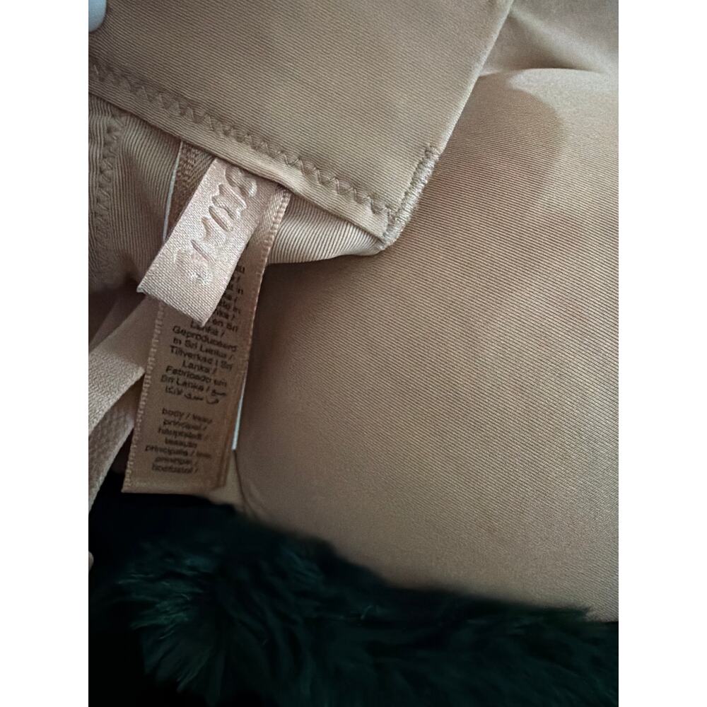 NWOT Skims ultimate push up strapless bra clay 32B - Picture 6 of 8